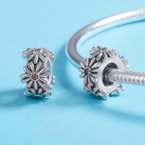 The Daisy Chain Charm - Image 2