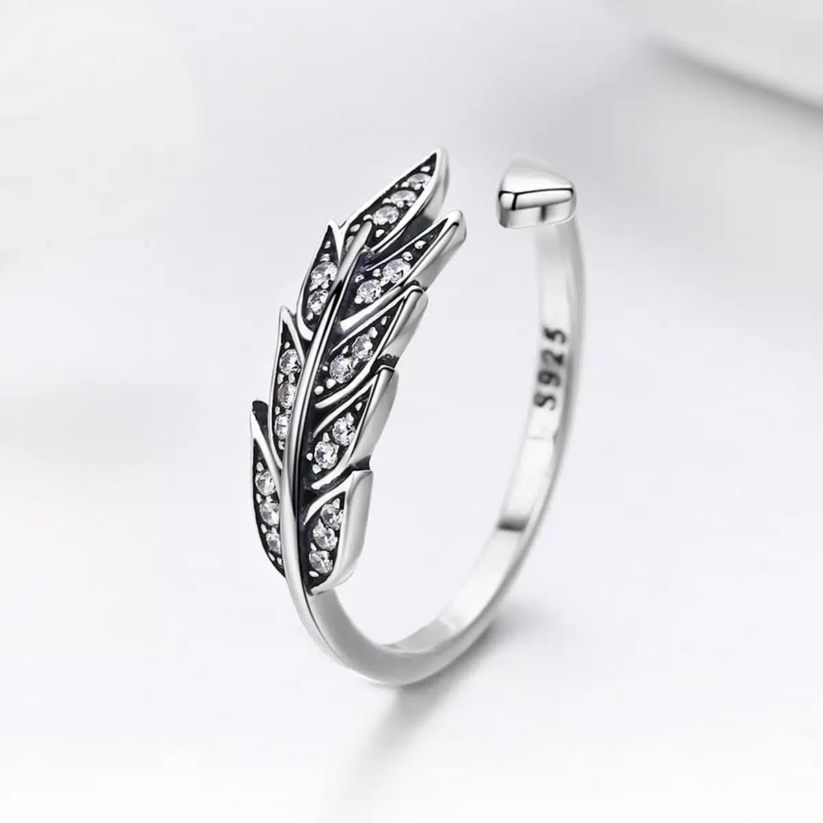 Gorgeous Leaves Ring - Image 4
