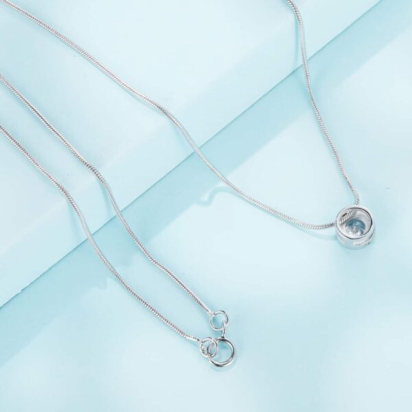 Simple Round Zirconia Necklace - Image 3