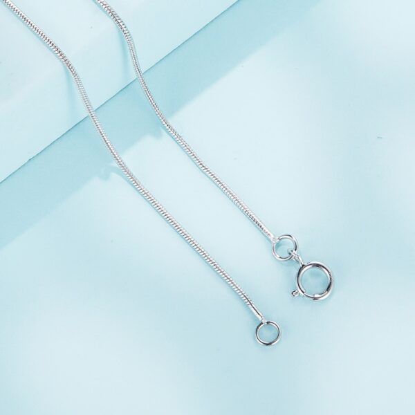 Simple Round Zirconia Necklace - Image 4