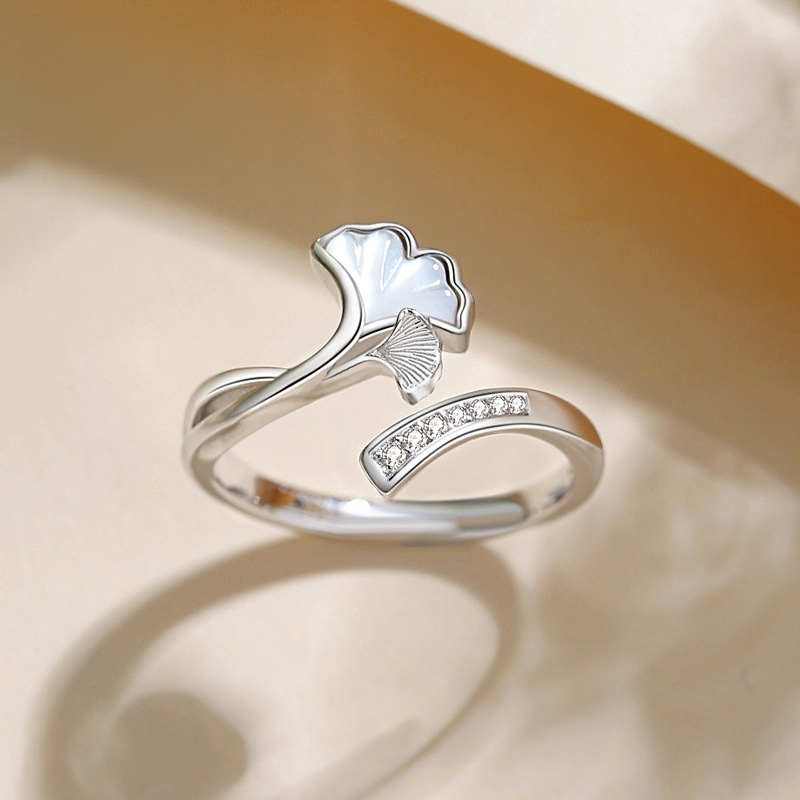 Two Leaf Ring