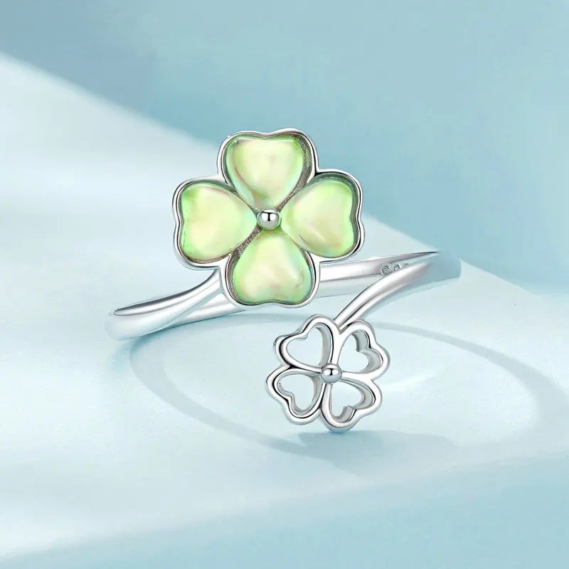 Double Clover Ring